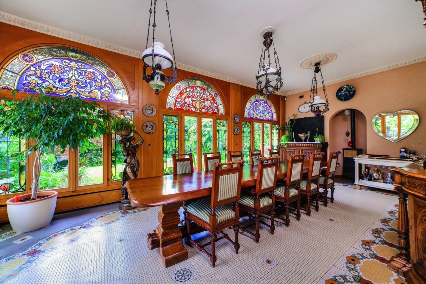 Splendid Property Of Master Prestigious And Sought in Montreux