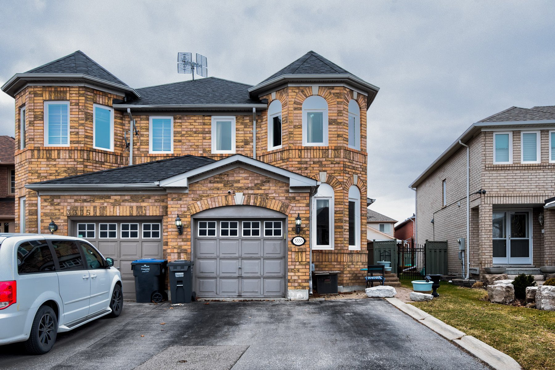 Beautiful Semi Detached Home in Mississauga, Canada for sale (10910925)