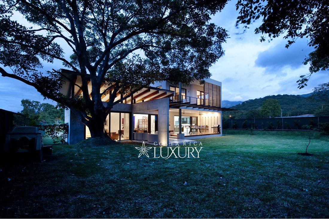 House in Escazu, San José Province, Costa Rica 1 - 10916680