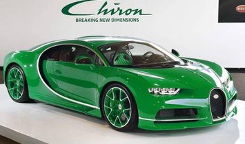 Jacob & Co. 捷克豹 [NEW MODEL] Bugatti Chiron 16 Cylinder Tourbillon Green Sapphire
