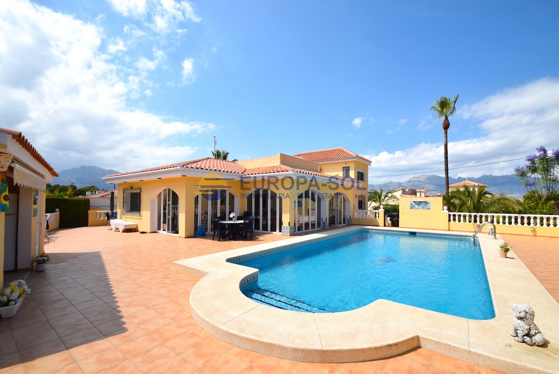 Fantastic Villa With Large Plot In Playa Del Albir, Valencian Community