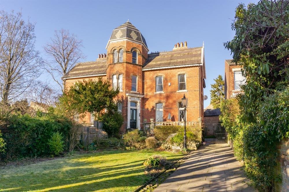 6 Bedroom Sem I Detached House For Sale In Darlington, England, United
