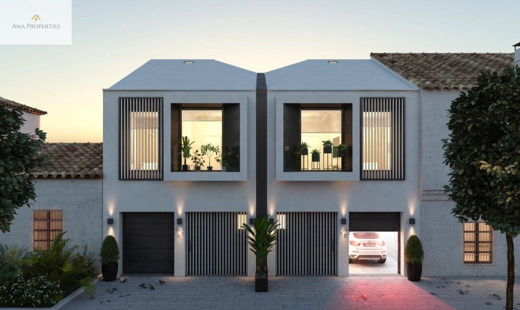 Malaga Terraced House In Málaga, Andalusia, Spain For Sale (10925685)