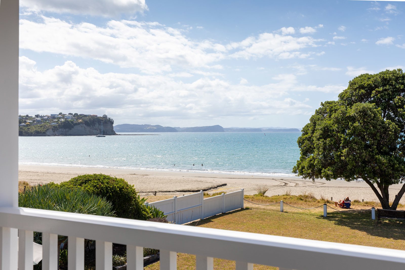 Beachfront Manly in Auckland, New Zealand for sale (10947702)