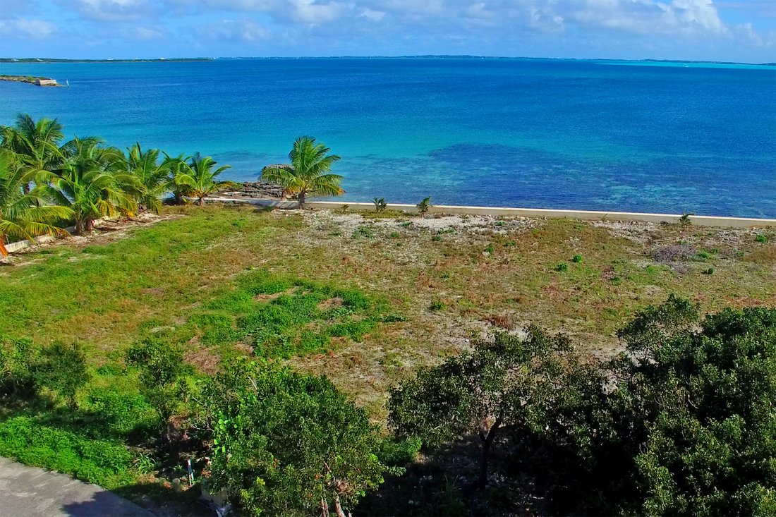 Lubbers Look In Marsh Harbour, Central Abaco, The Bahamas For Sale