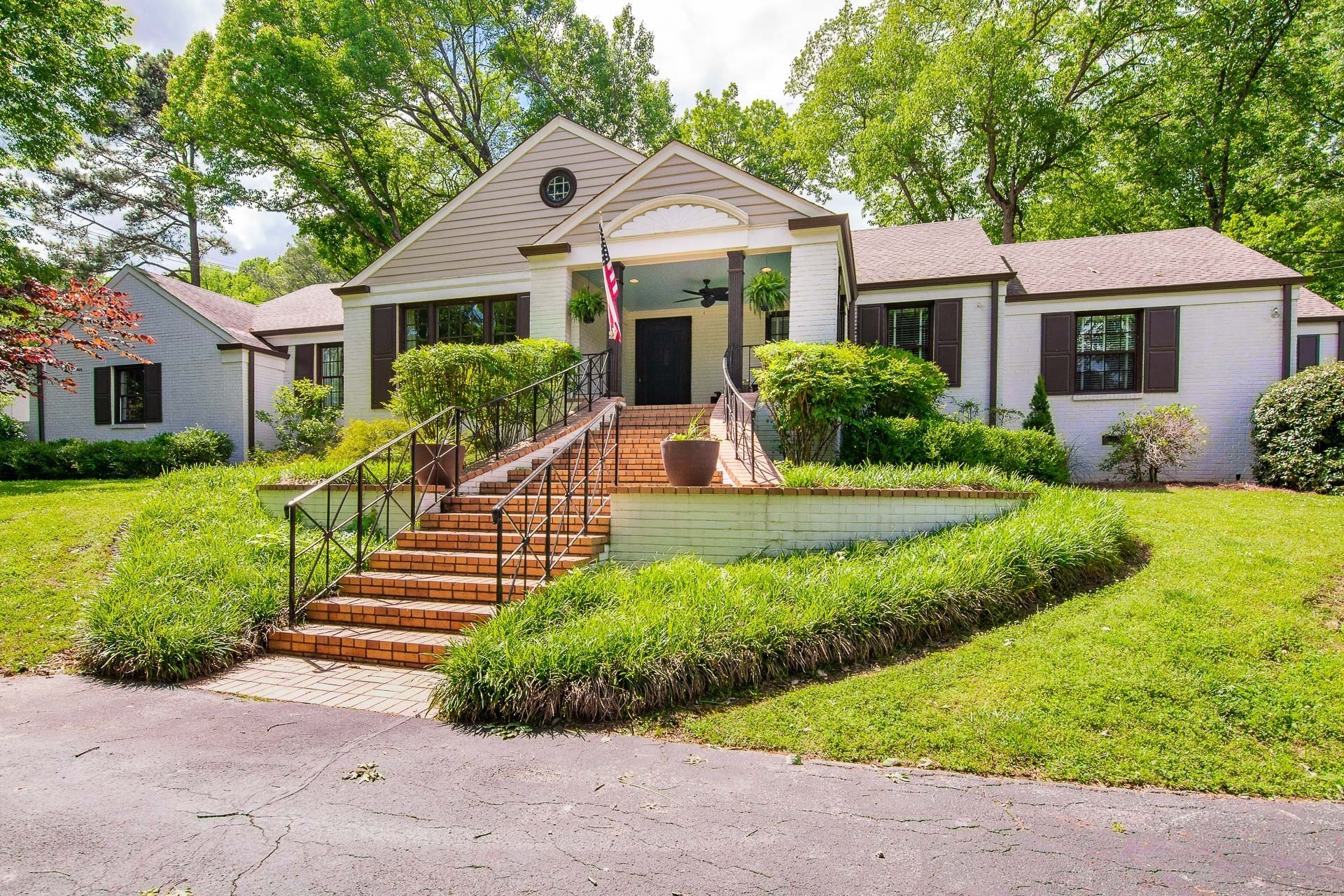 Classic Hillwood Gem in Nashville, TN, United States for sale (10955104)