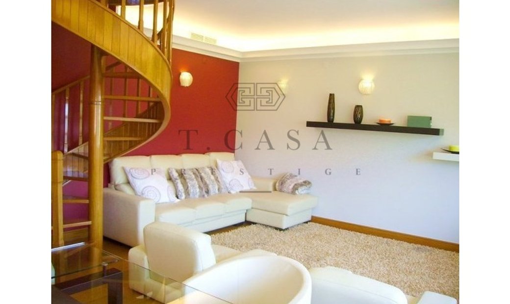 Monte Estoril. Apartamento Dúplex De 3 En Estoril, Distrito De Lisboa