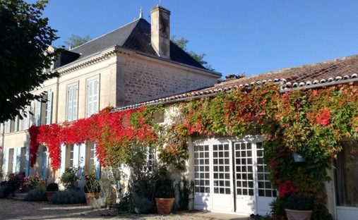 Domaine à Jazennes, Nouvelle-Aquitaine, France 1