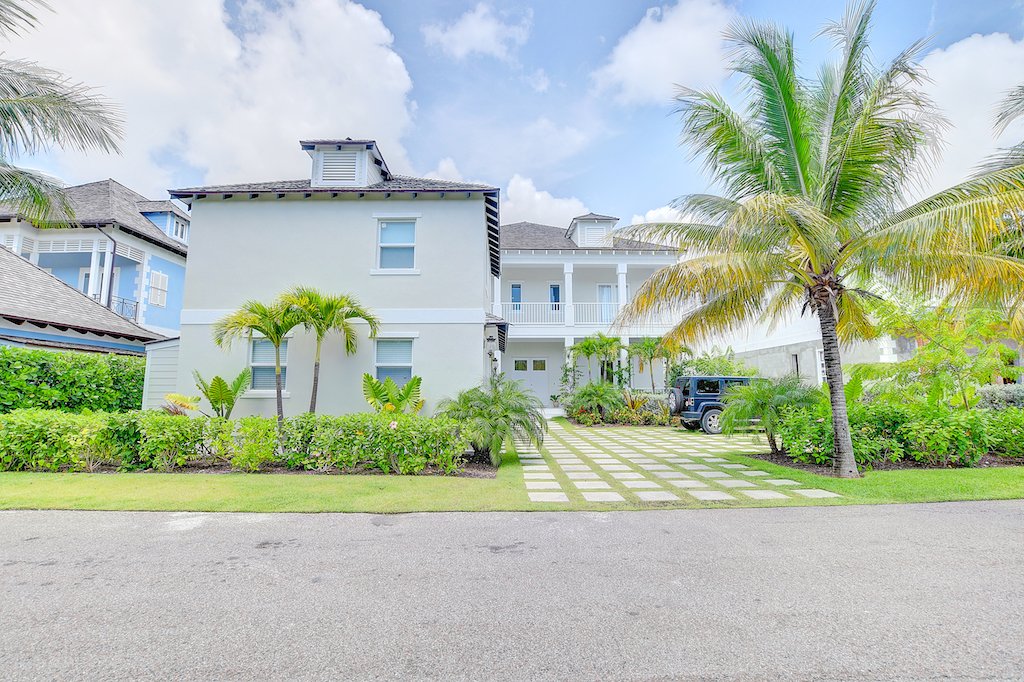 Old Fort Bay Waterfront Home in Nassau, Bahamas for sale (10960350)