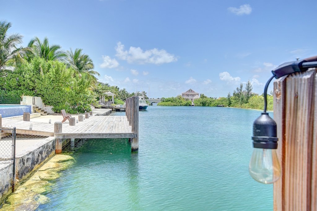 Old Fort Bay Waterfront Home in Nassau, Bahamas for sale (10960350)