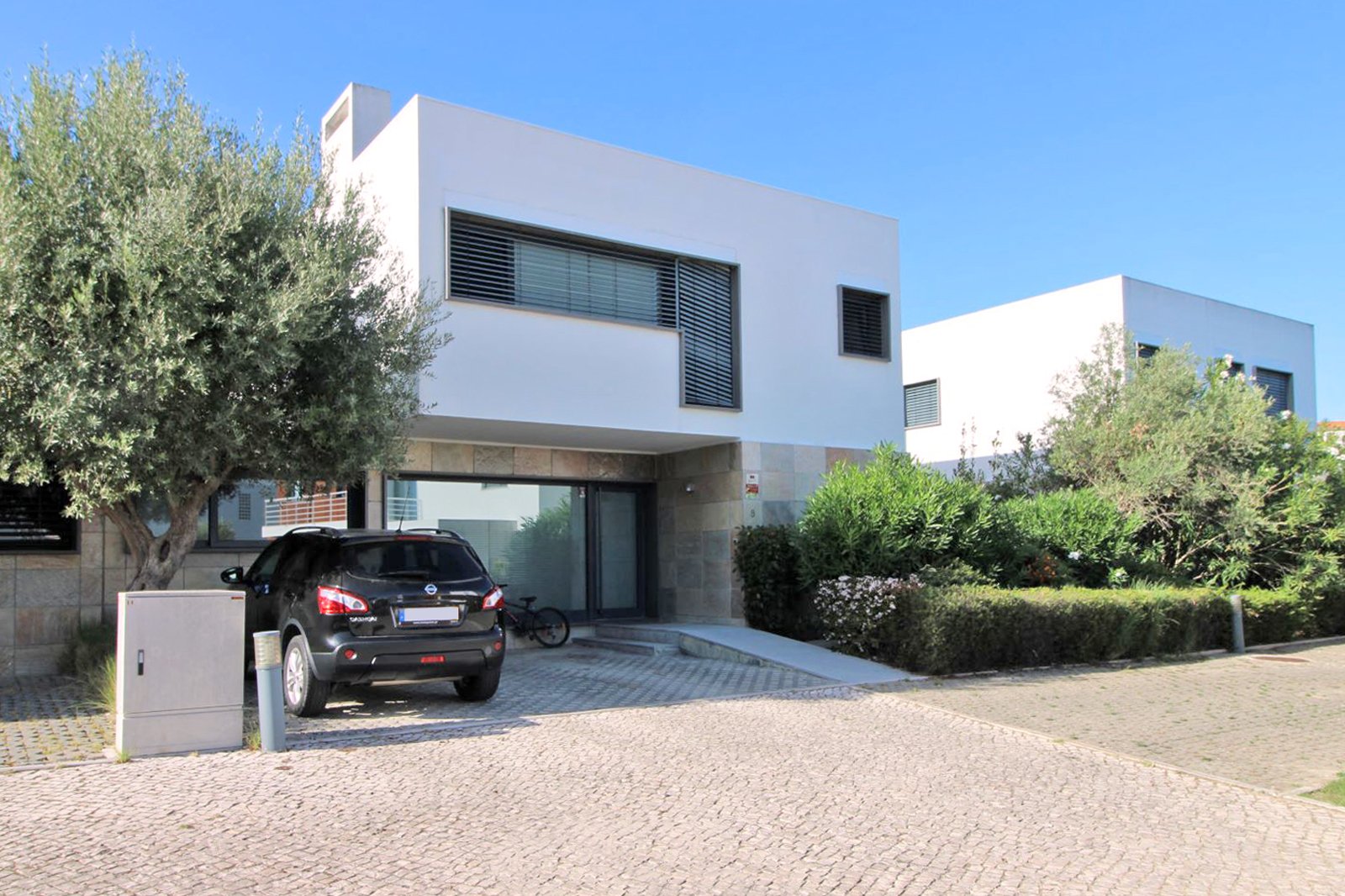 4+1 Bedroom Townhouse for sale in Bicesse, Cascais in Monte Estoril