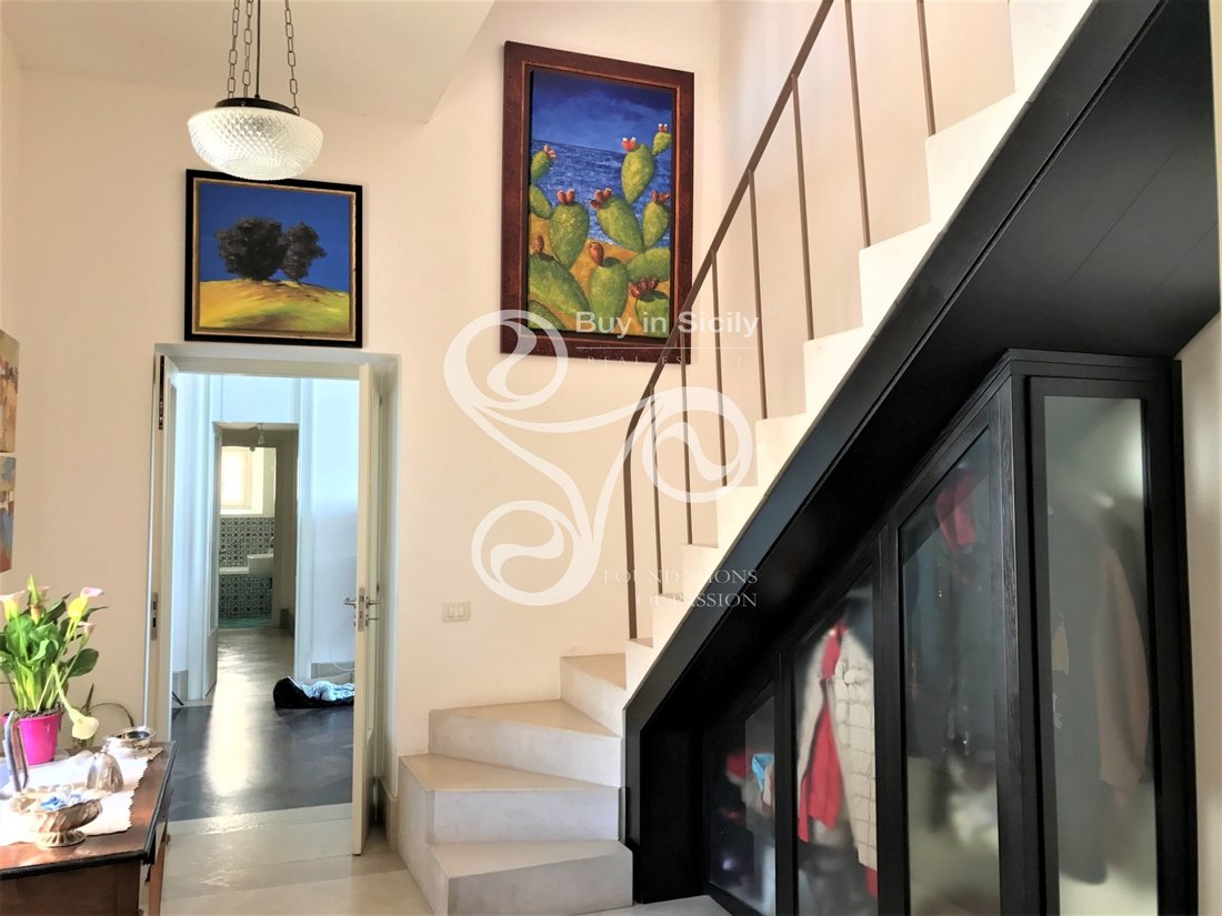 Elegant Apartment Facing The Sea With Terrace In In Syracuse, Sicily