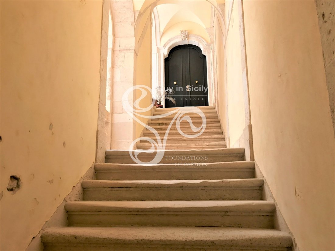 Elegant Apartment Facing The Sea With Terrace In In Syracuse, Sicily