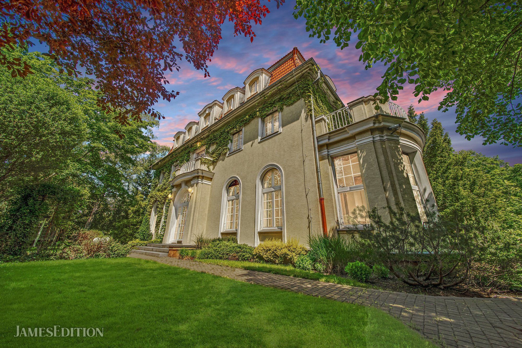 Representative Villa In The Diplomatic Quarter Of In Prague, Czech