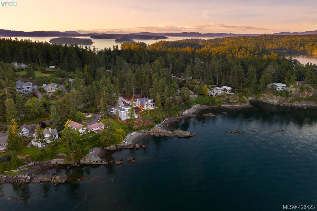 Exquisite Water Front Property in North Saanich, Canada for sale (10974458)