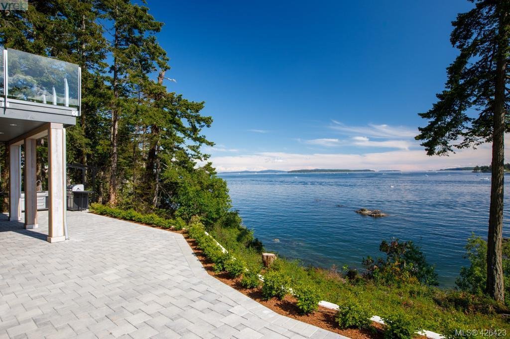 Exquisite Water Front Property in North Saanich, Canada for sale (10974458)