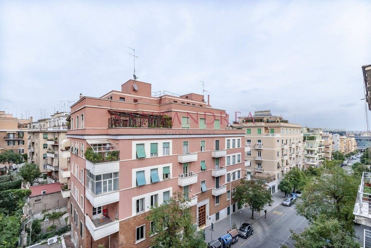 Apartment In Via Lorenzo Il Magnifico A Roma In Roma, Italy For Sale