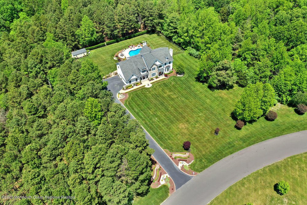 4 Bedrooms Single Family Detached in Freehold, NJ, United States for