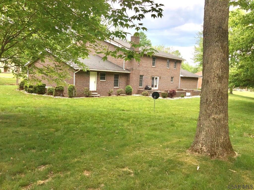 4 Bedrooms Single Family Detached In Johnstown, Pa, United States For