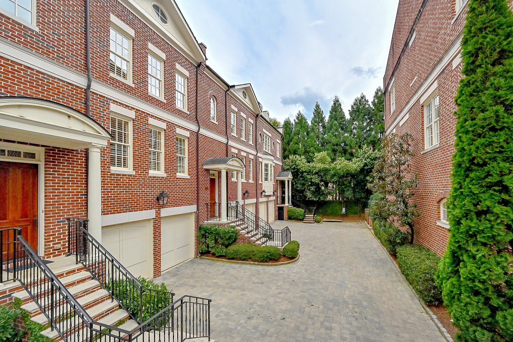 Sophisticated Vinings Townhome in Atlanta, GA, United States for sale