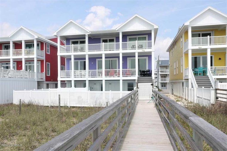 6 Bedrooms Single Family Detached In Kure Beach North Carolina United States For Sale 11004421