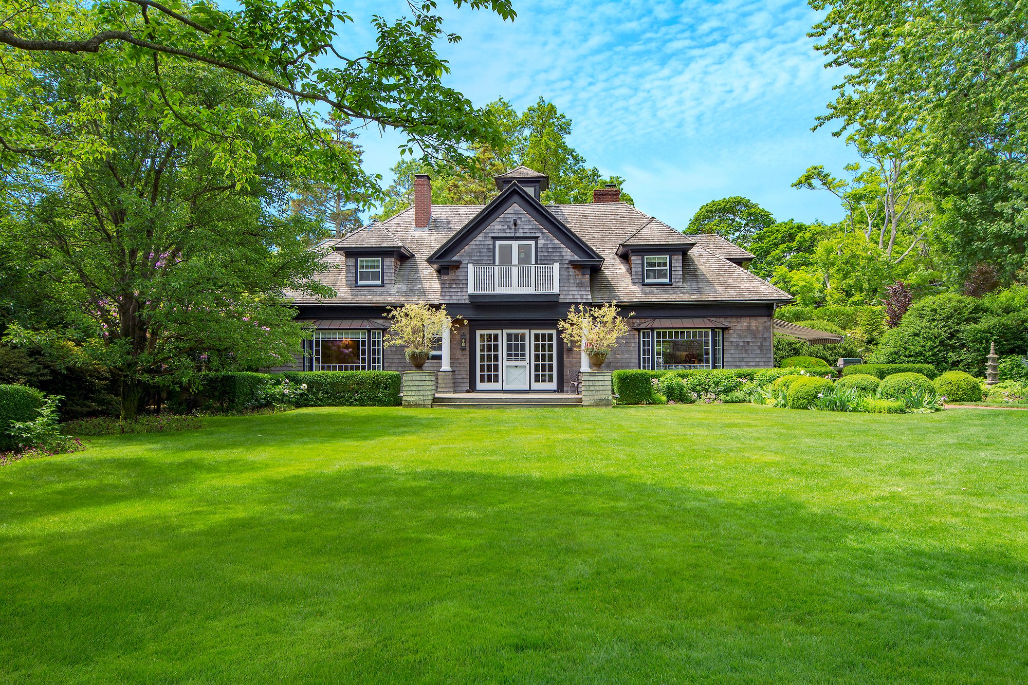Renovated 1896 English Carriage House in Water Mill, NY, United States