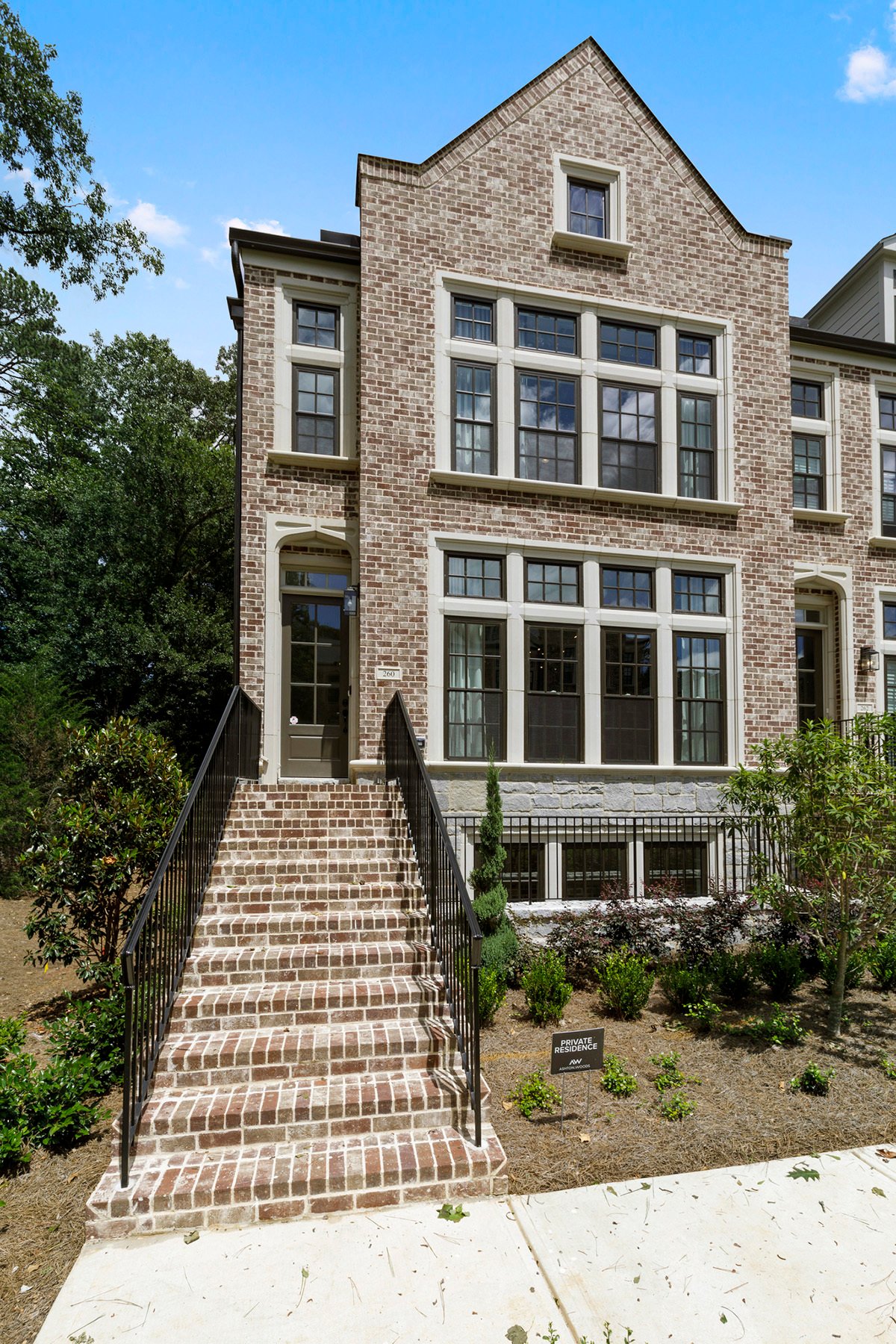 Designer's Own Stunning Townhome In Peachtree in Atlanta, GA, United