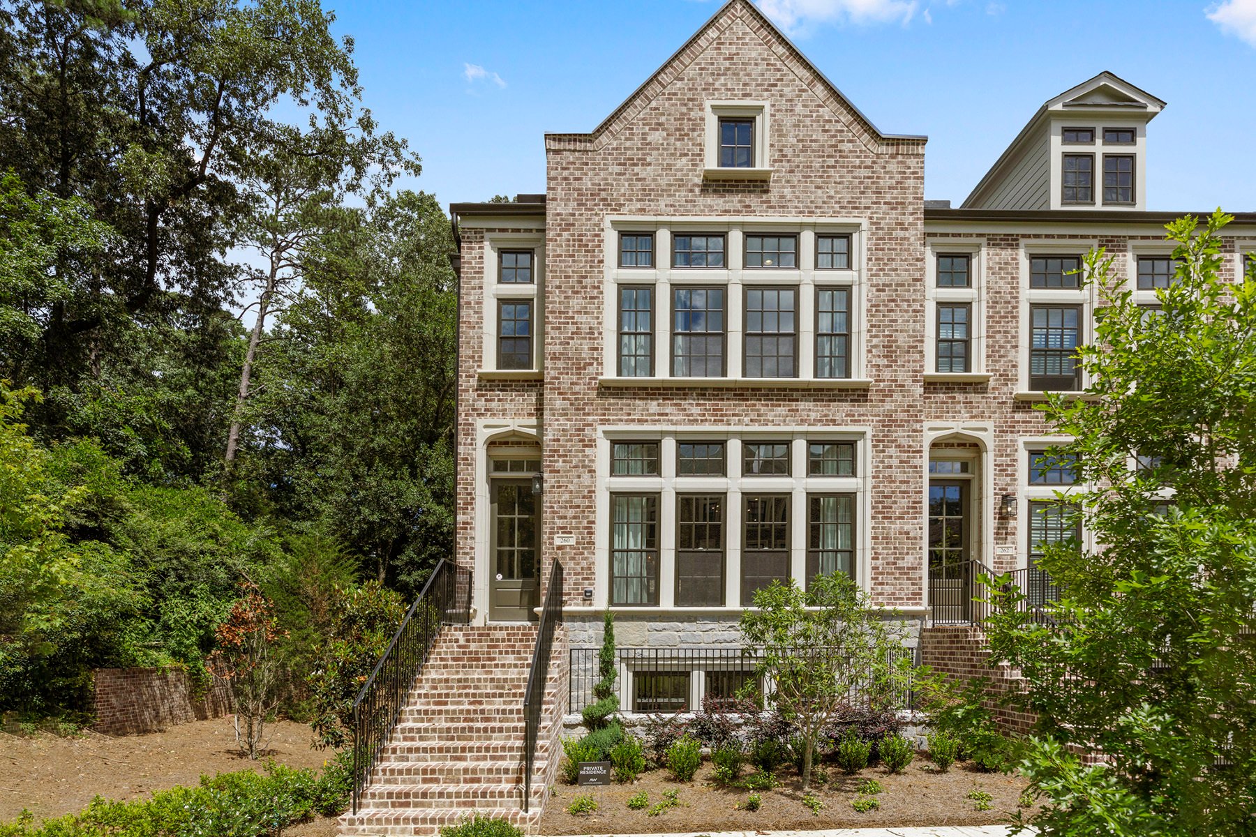 Designer's Own Stunning Townhome In Peachtree in Atlanta, GA, United ...