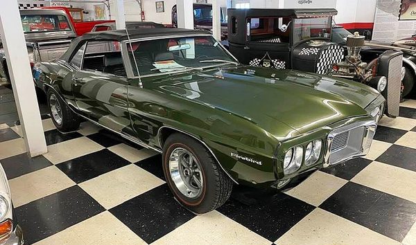 Pontiac Firebird (10759681)
