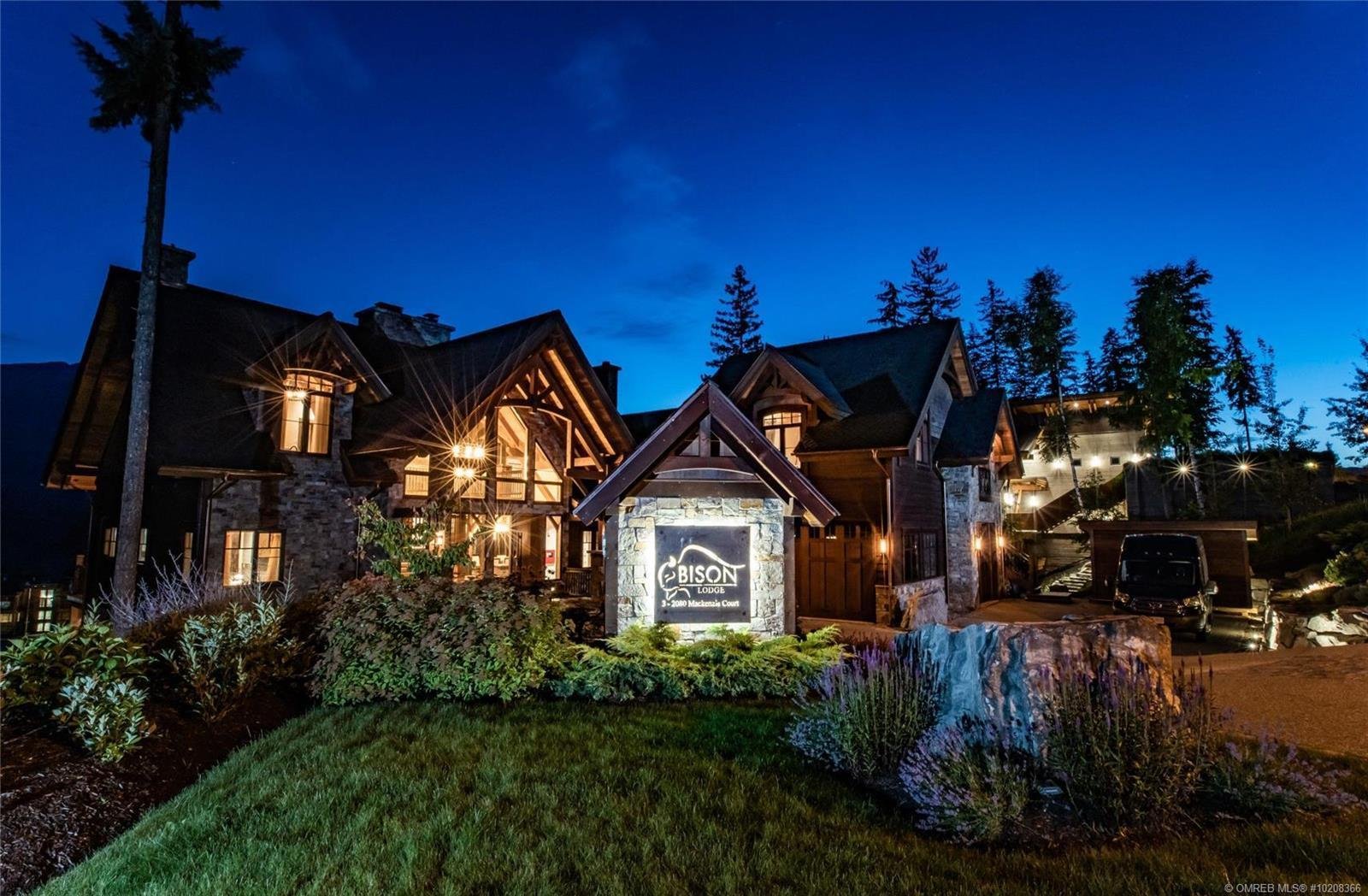 3 2080 Mackenzie Court, Revelstoke, BC V0E2S1 in Revelstoke, Canada