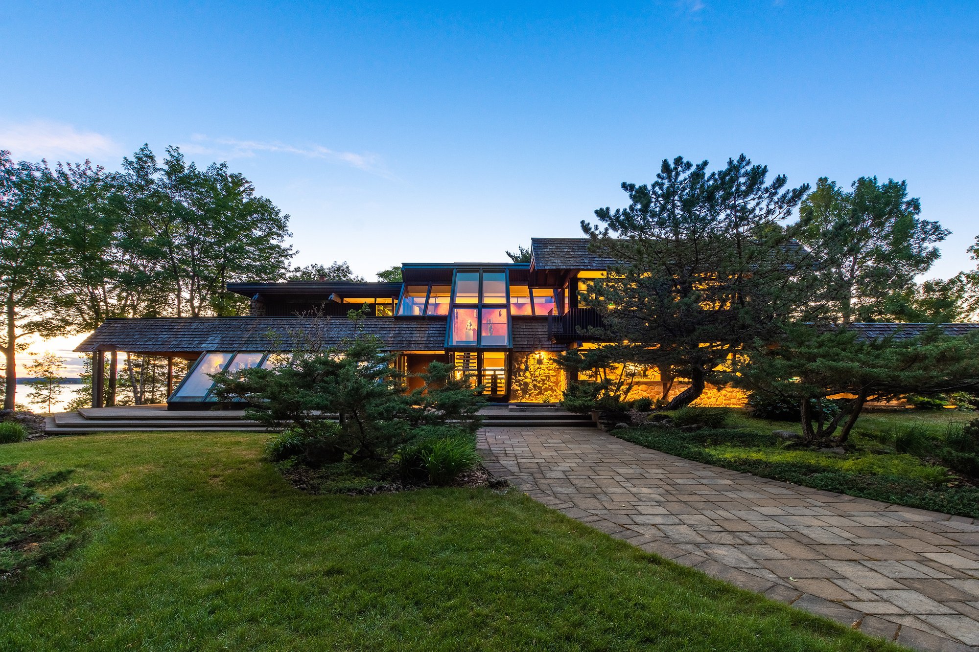 Roger D'astous Architect in L'ileCadieux, Canada for sale (11029397)