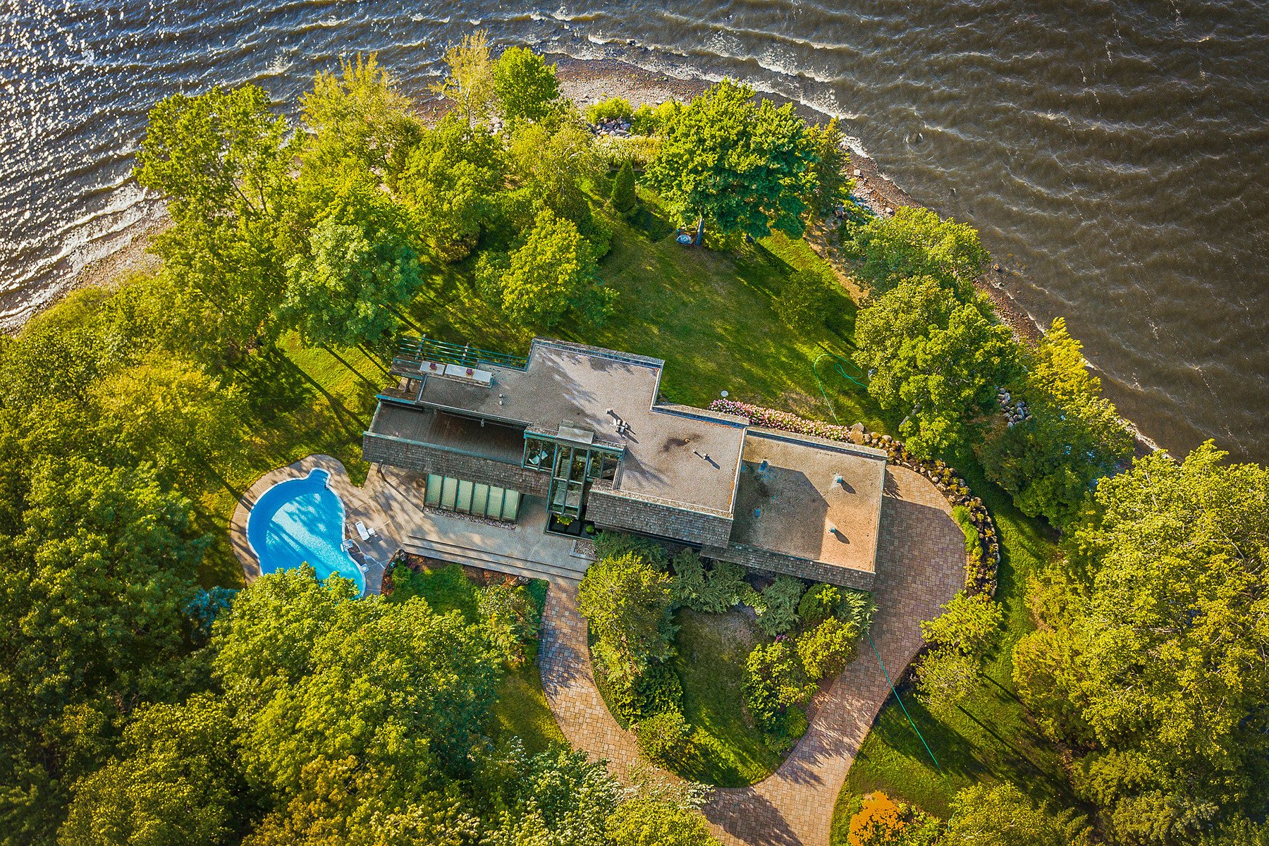 Roger D'astous Architect in L'ileCadieux, Canada for sale (11029397)