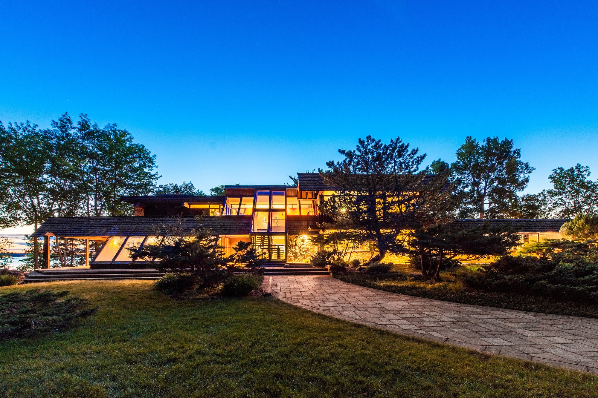 Roger D'astous Architect in L'ileCadieux, Canada for sale (11029397)