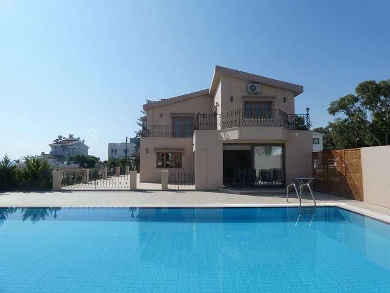Beach Side, 4 Bedroom Home With Private Pool Along The In Boğaz, Bursa