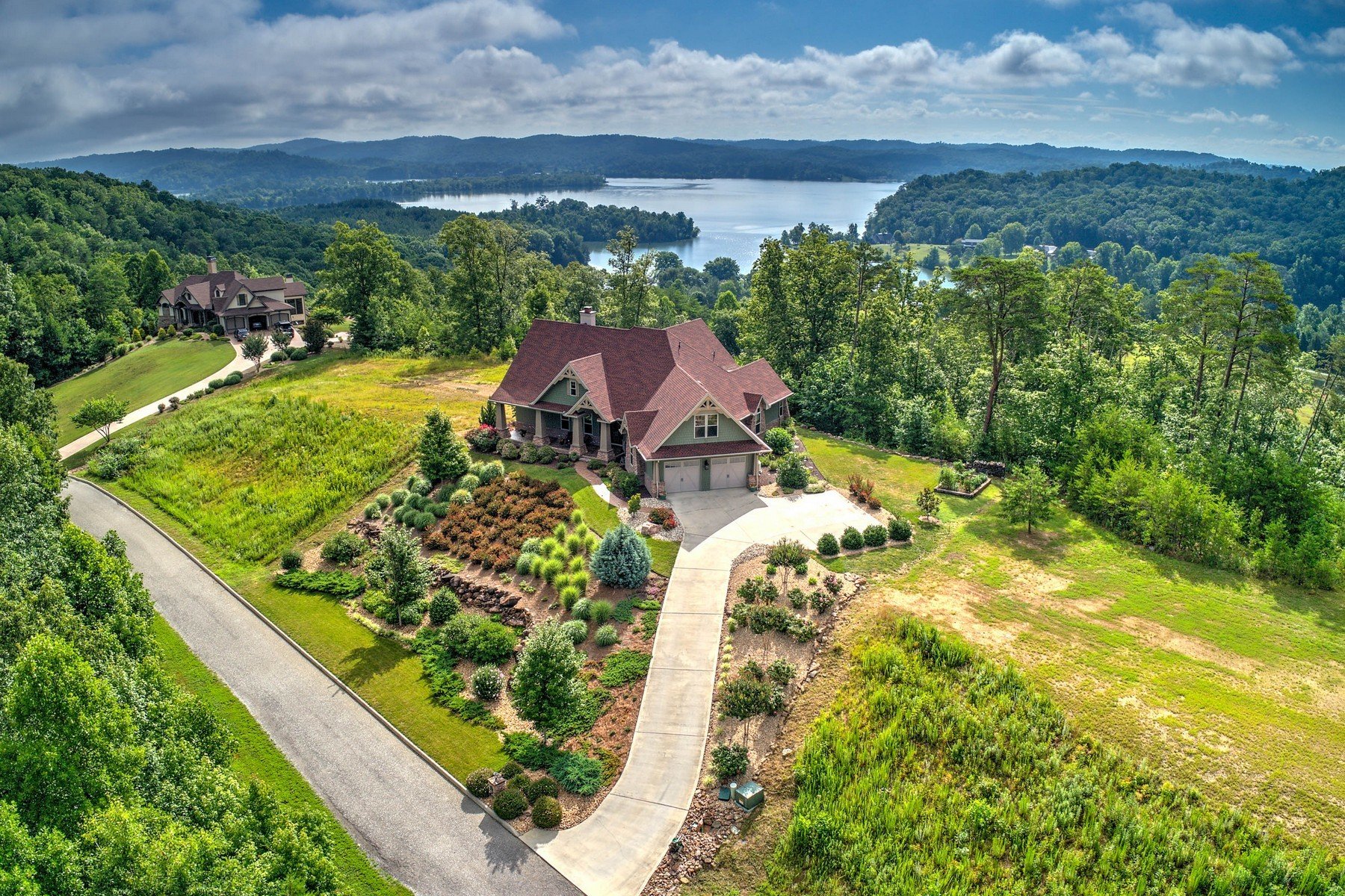 Custom Craftsman With Lake Views in Kingston, TN, United States for