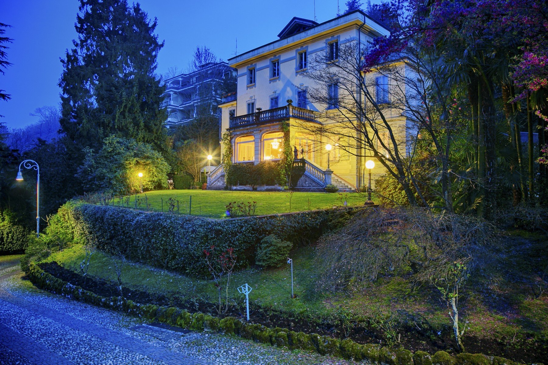 Renowned Villa With Amazing Views On Lake Maggiore In Stresa, Italy For