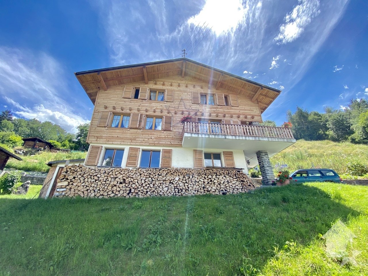 Magnifique Chalet De 150 M2 En Bois Et Pierre Sèche! In Valais