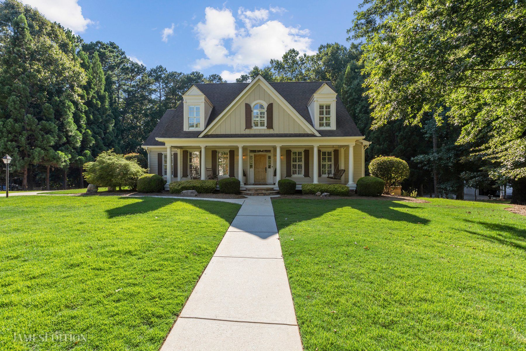 Highgrove Home That Is Perfectly On Trend in Fayetteville, GA, United
