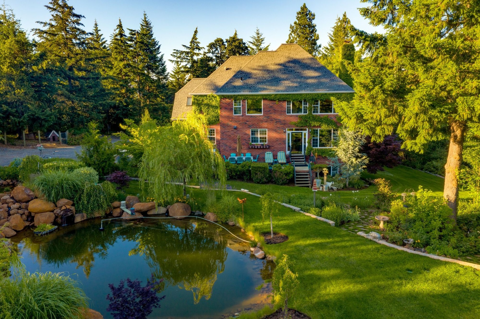 4050 Sylvester Hood River, Or 97031 In Hood River, Oregon, United