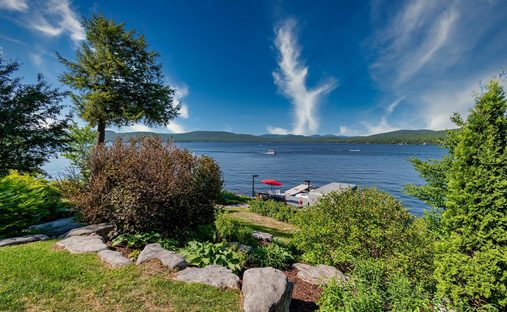 Luxury Lakefront Homes For Sale In Quebec, Canada 