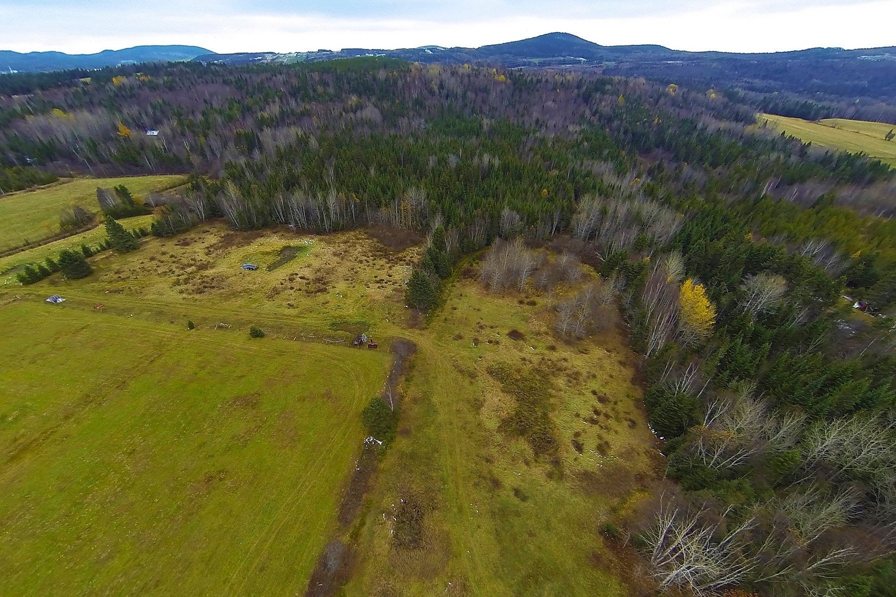 Saint Ferréol Les Neiges, Capitale Nationale in SaintFerréolles