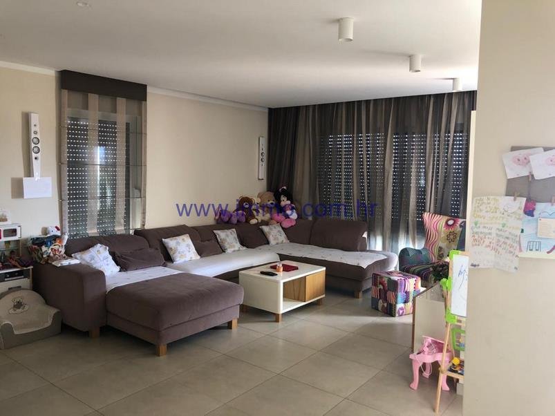 Villa in Gradska cetvrt Varos, Sibenik, Sibenik-Knin County 4 - 11044321