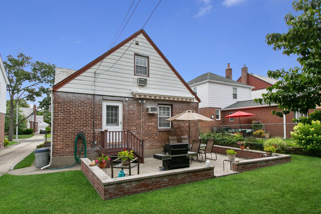 House in New York, New York, United States 3 - 11044822