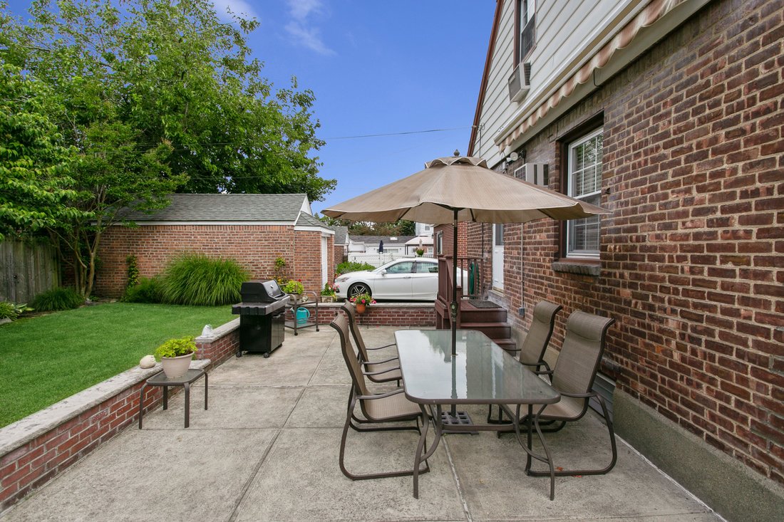 House in New York, New York, United States 4 - 11044822