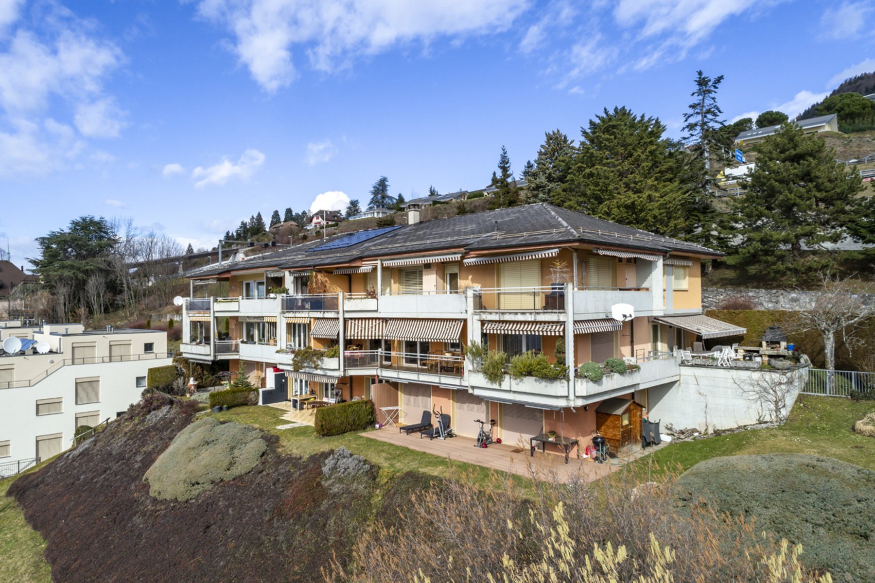 Spacious Apartment With Balcony And Lake View in Montreux, Switzerland