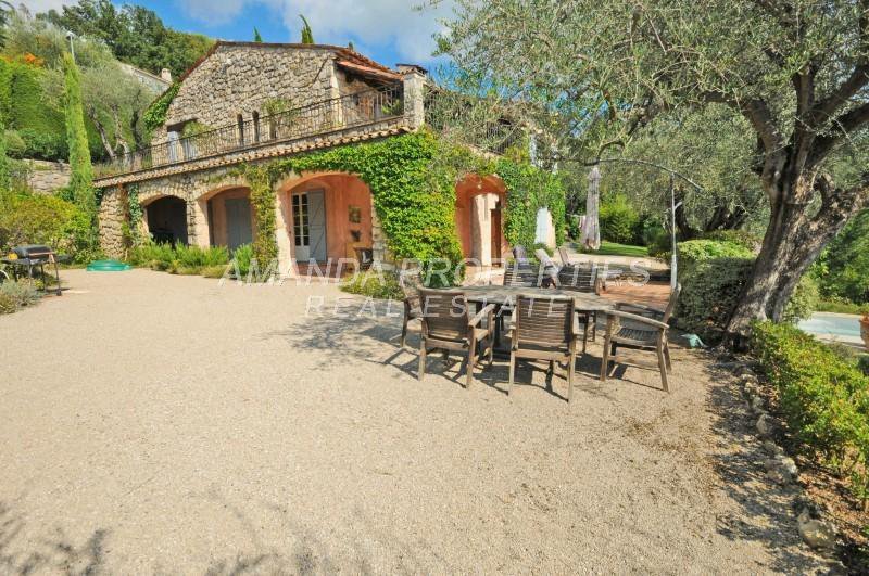 Villa in Mouans-Sartoux, Provence-Alpes-Côte d'Azur, France 1 - 10877358