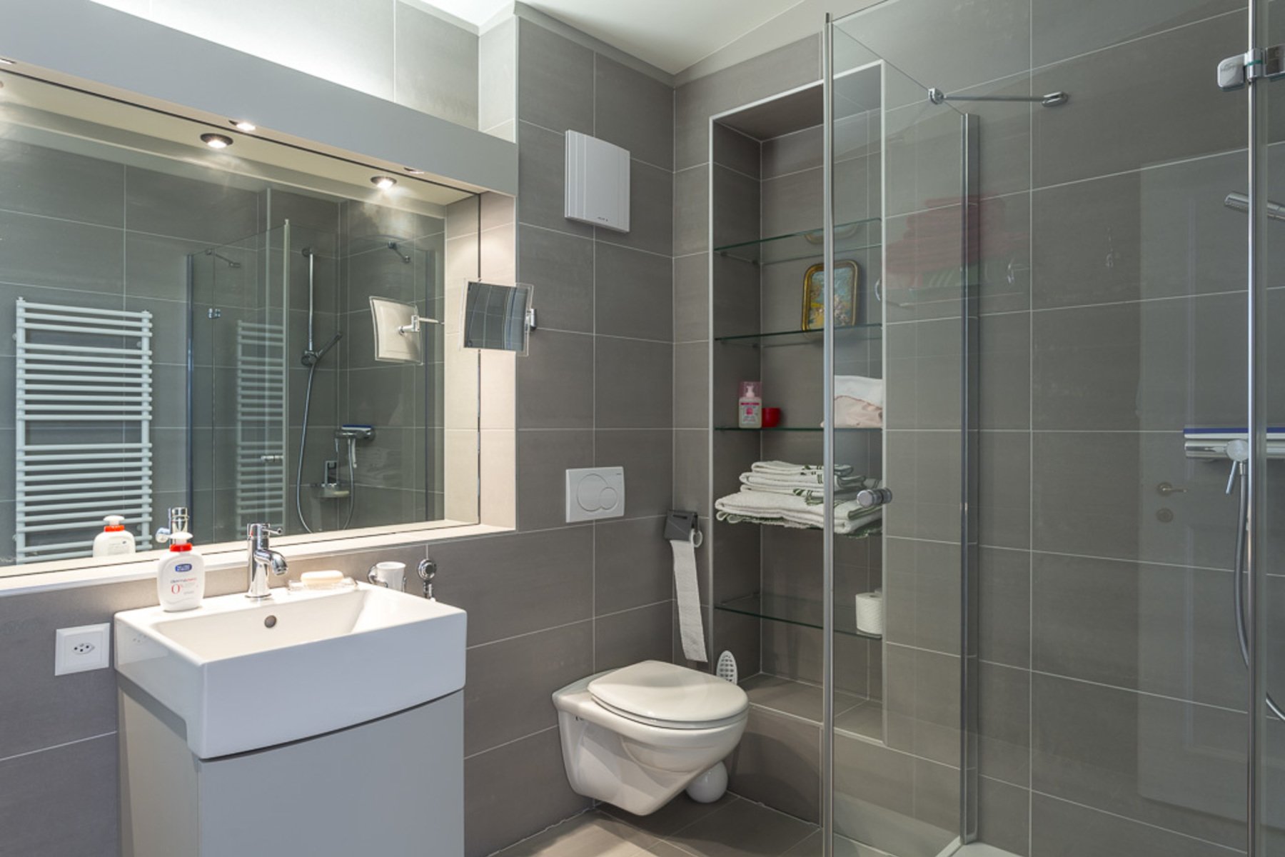 In The Heart Of The Old Town, Superb Apartment With Garden In Vevey, Switzerland For Sale (1305319)