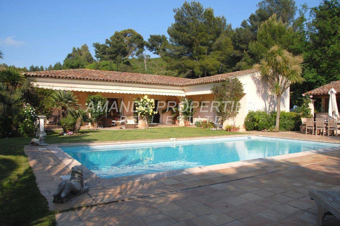 Villa in Le Cannet, Provence-Alpes-Côte d'Azur, France 1 - 10877482
