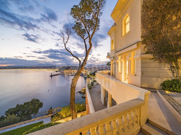 Villa in Nice, Provence-Alpes-Côte d'Azur, France 1