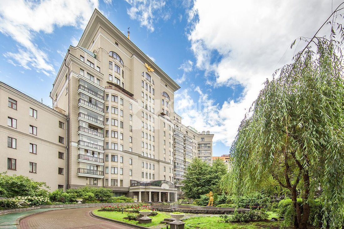 Apartment In Moscow, Russia For Sale (10990113)